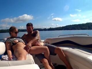 Sista få veckor av sommar så vi hade till få i några marvellous xxx video- på den lake