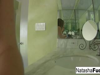 Natasha changes y washes su pies, gratis porno 22