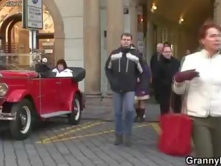 El ponturi în sus și breton bunicuta