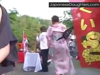 Ung japanska japanska baben anala körd hård för den först tid