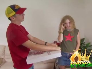 Gwen fucks πίτσα adolescent