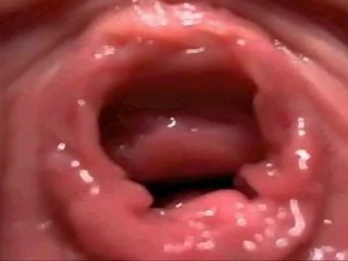 Cam diva plays with her pink pussyhole close up 17 mins