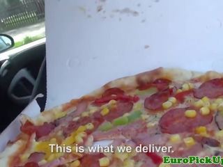 Euro tirado pizza divinity consigue su rebanada relleno