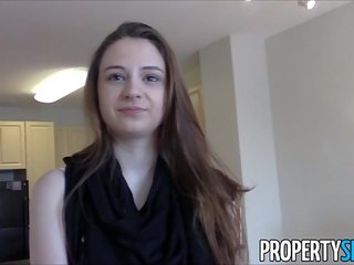 Propertysex - jong echt estate agent met groot natuurlijk tieten zelfgemaakt seks
