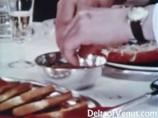 Wintaž xxx clip 1960s - saçly ulylar uçin brunet - table for three